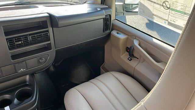 2025 Chevrolet Express 2500