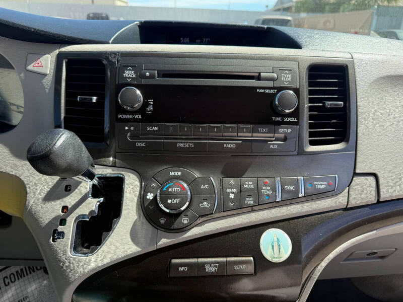 2014 Toyota Sienna