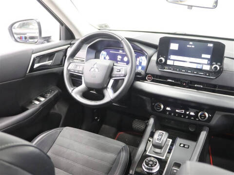 2024 Mitsubishi Outlander PHEV SE