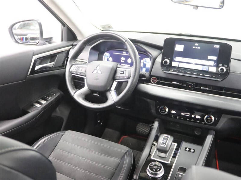 2024 Mitsubishi Outlander PHEV SE