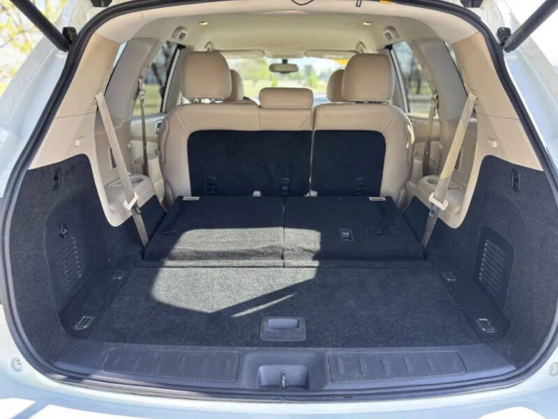 2020 Nissan Pathfinder SL