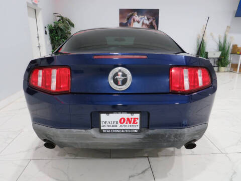 2011 Ford Mustang V6