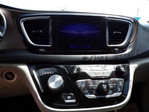 2017 Chrysler Pacifica Touring-L Plus