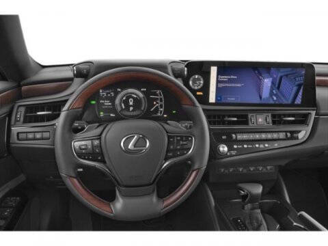 2025 Lexus ES 300h Ultra Luxury