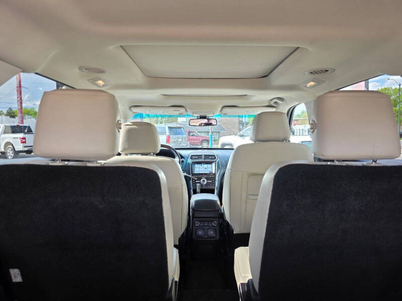 2017 Ford Explorer Platinum