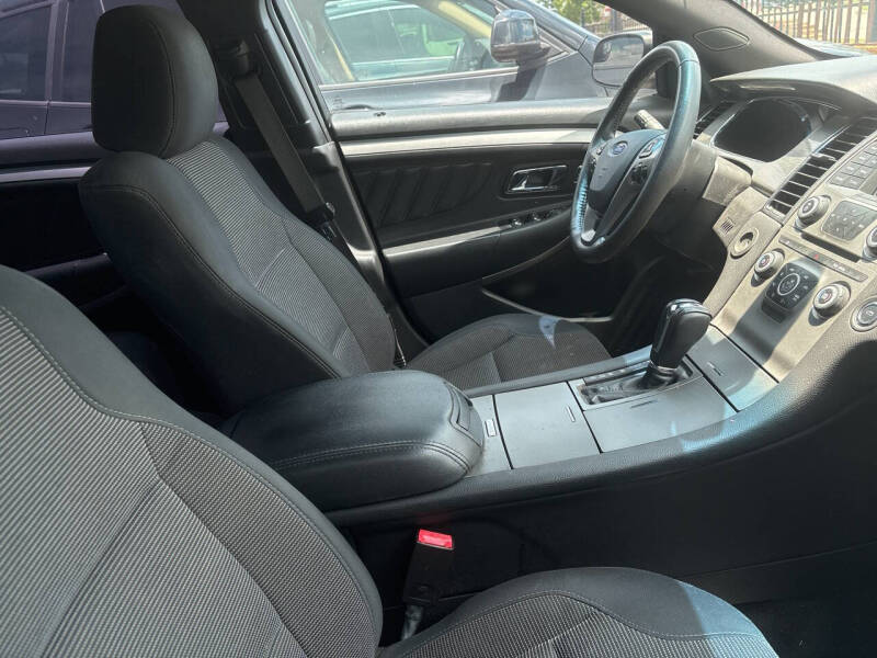 2017 Ford Taurus SEL