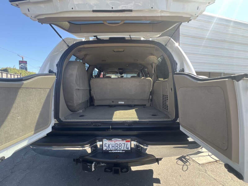 2005 Ford Excursion XLT