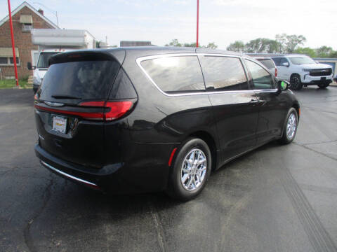 2023 Chrysler Pacifica Touring L