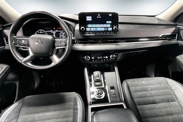 2022 Mitsubishi Outlander SE