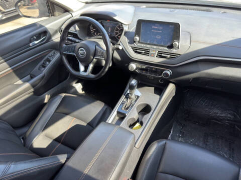 2022 Nissan Altima 2.5 SR