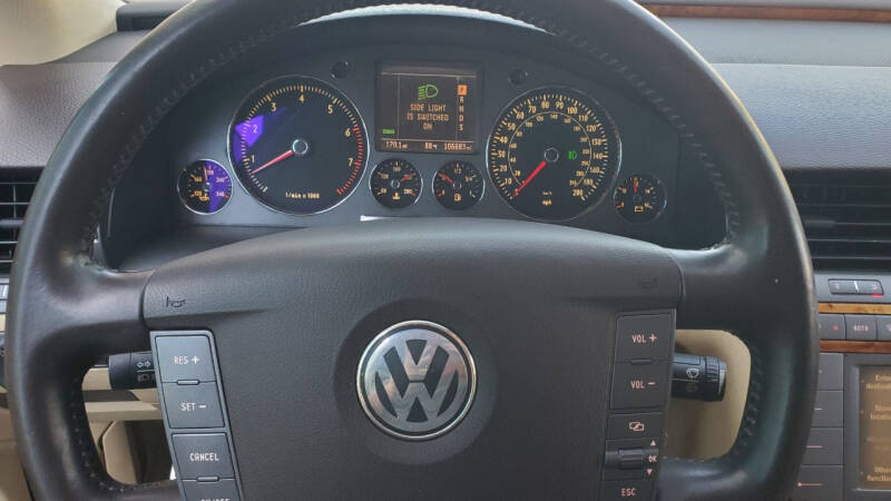 2004 Volkswagen Phaeton Premiere Edition W12