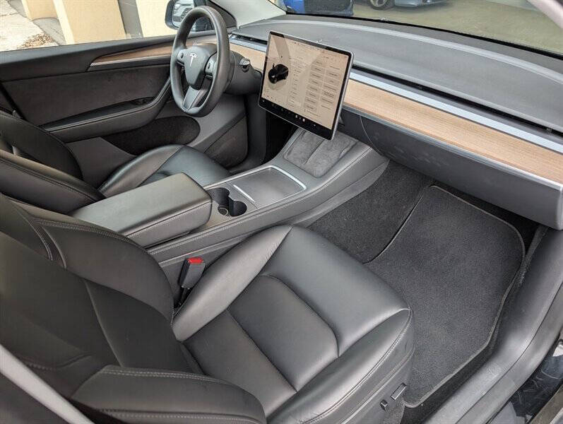 2023 Tesla Model Y Long Range