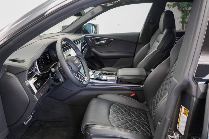 2023 Audi SQ8 4.0T quattro Premium Plus