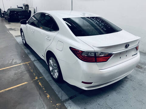 2015 Lexus ES 300h
