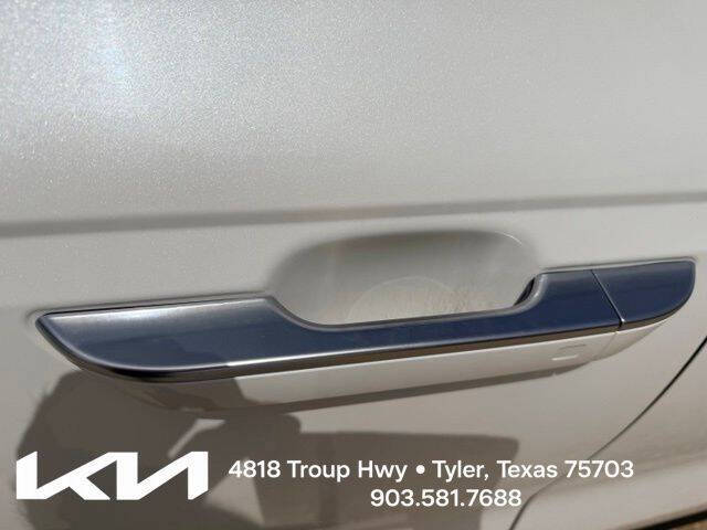 2025 Kia Carnival SX