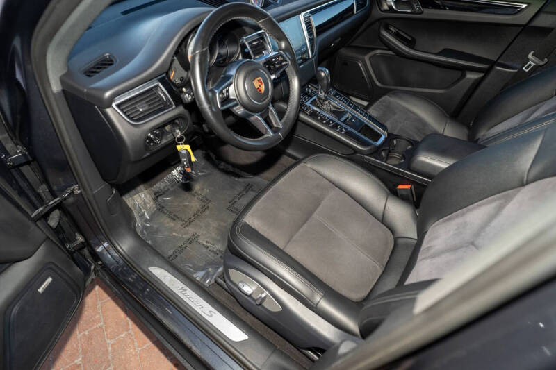 2017 Porsche Macan S