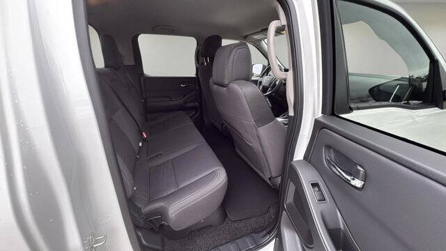 2024 Nissan Frontier SV