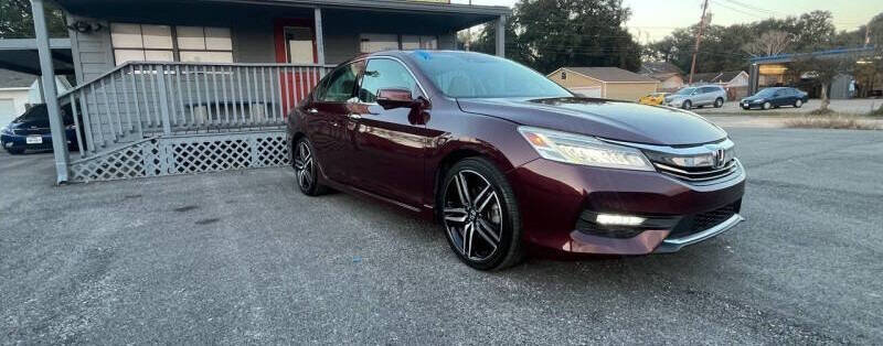 2017 Honda Accord Touring photo 11