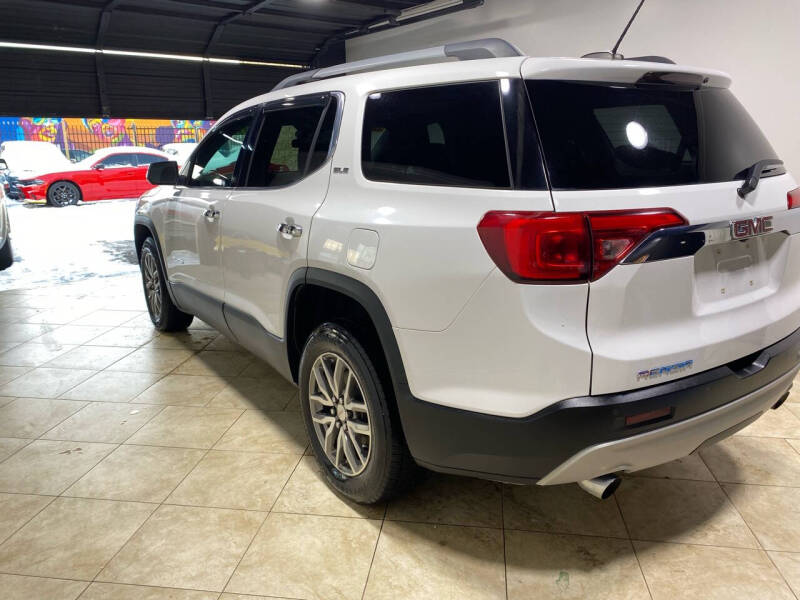 2017 GMC Acadia SLE-2