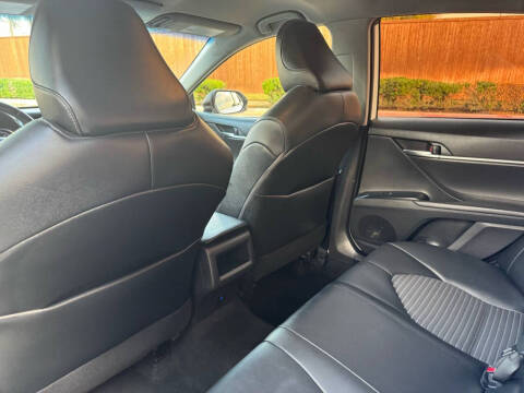 2020 Toyota Camry SE