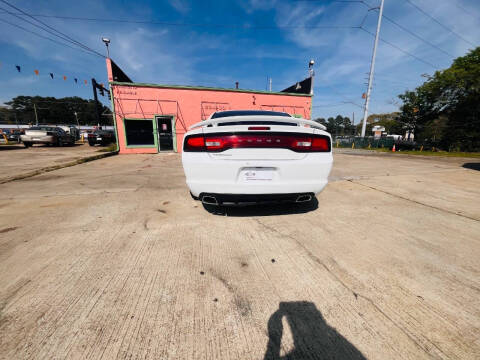 2013 Dodge Charger SE
