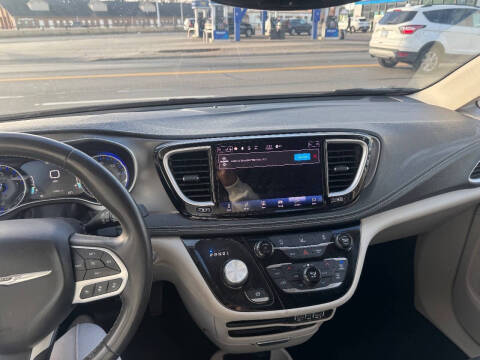 2022 Chrysler Pacifica Touring L