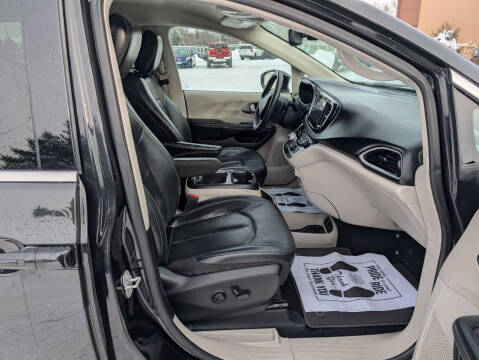 2022 Chrysler Pacifica Touring L