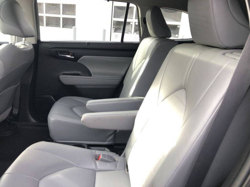 2022 Toyota Highlander XLE