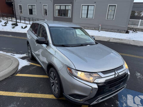 2019 Mitsubishi Outlander ES