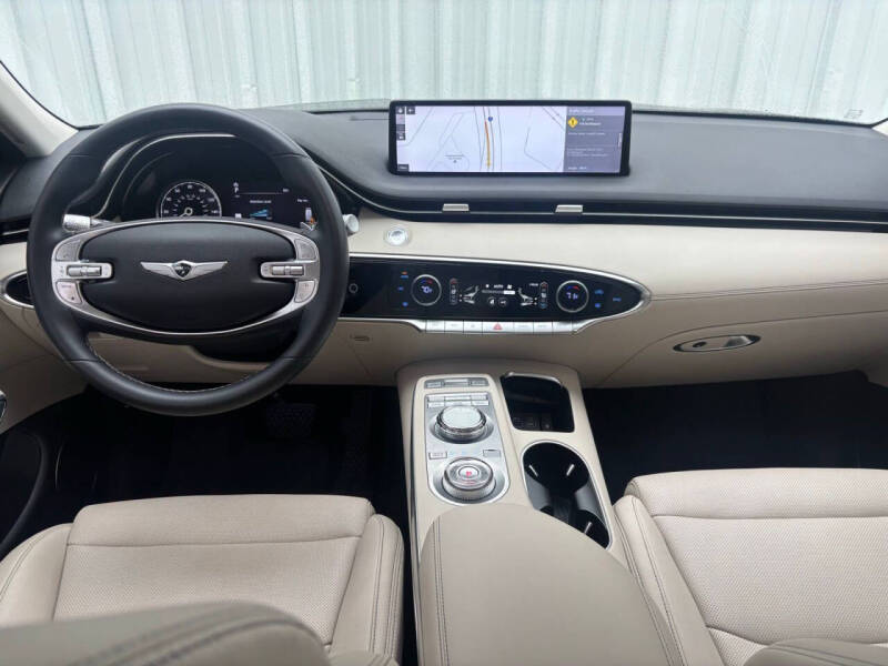 2023 Genesis GV70 2.5T Standard