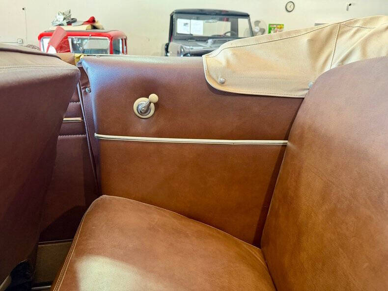 1948 Ford Super Deluxe