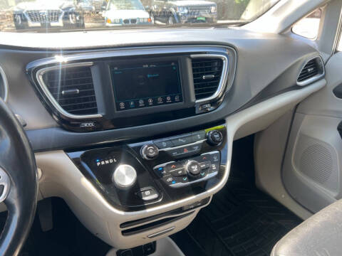 2020 Chrysler Pacifica Touring L