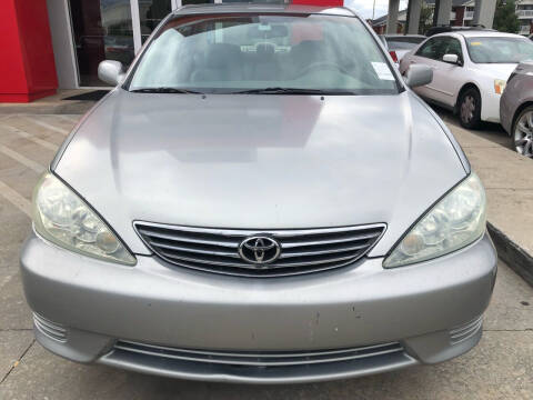 2005 Toyota Camry for sale at Thumbs Up Motors in Ashburn GA