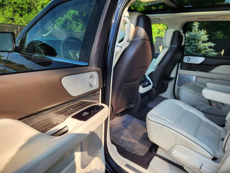 2021 Lincoln Navigator Black Label
