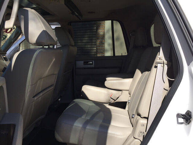 2009 Ford Expedition Limited photo 17