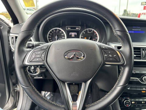 2018 Infiniti QX30 Premium