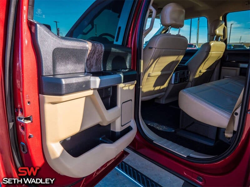 2017 Ford F-250 Super Duty Lariat photo 22