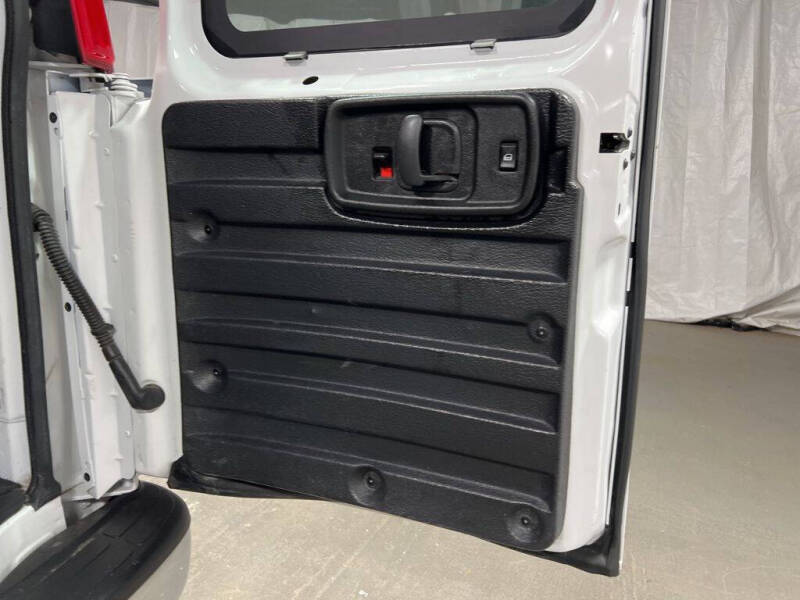 2023 GMC Savana 2500