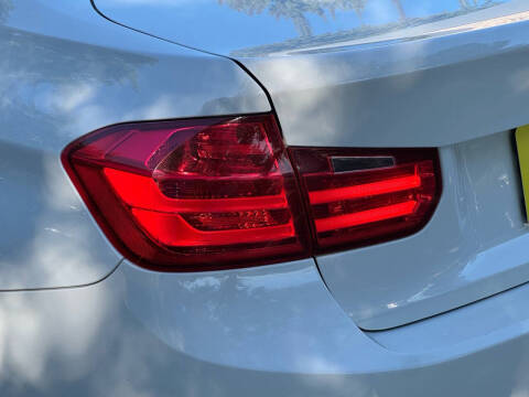 2015 BMW 3 Series 320i