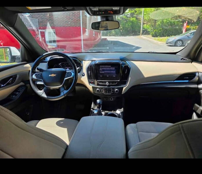 2022 Chevrolet Traverse LT Cloth