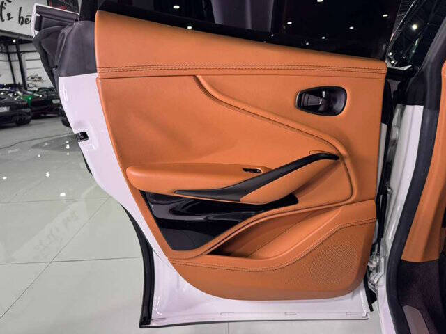 2023 Aston Martin DBX 707