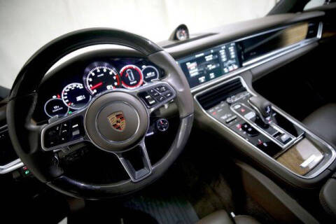 2018 Porsche Panamera 4 Executive