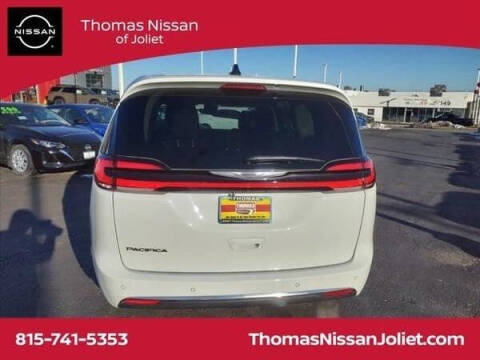 2024 Chrysler Pacifica Plug-In Hybrid Select