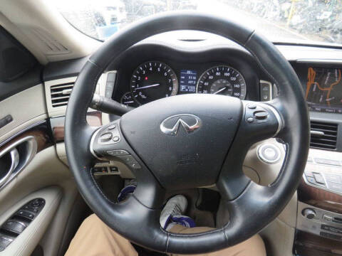 2011 Infiniti M56 x