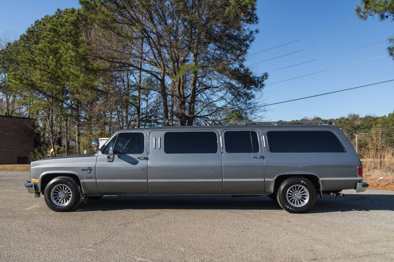 1988 Chevrolet Suburban 11
