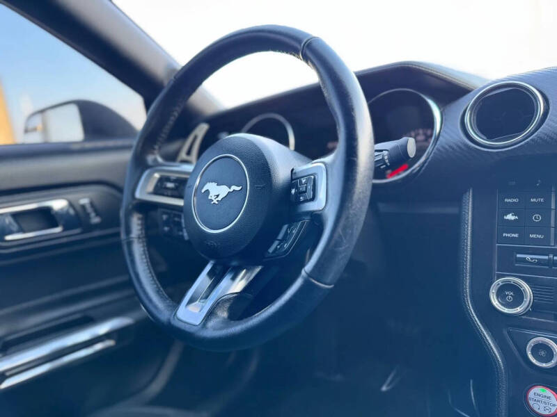 2016 Ford Mustang V6