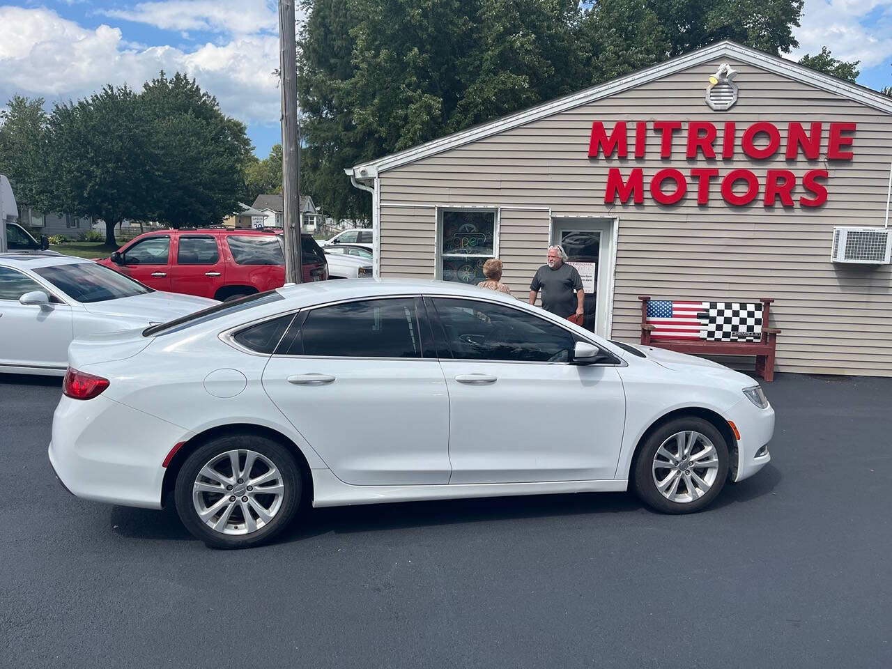 2015 Chrysler 200 for sale at Mitrione Motors in Springfield, IL