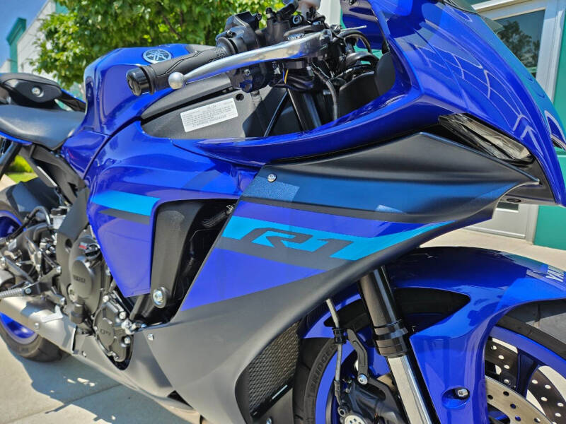 2024 Yamaha YZF-R1