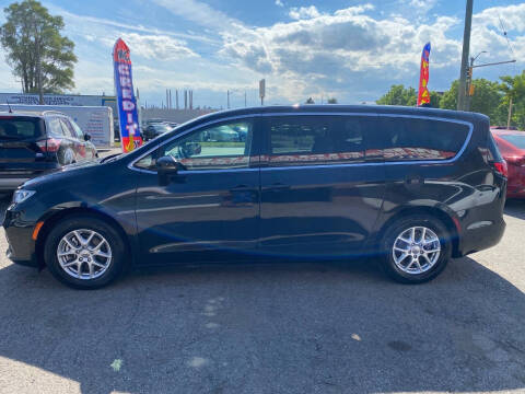 2023 Chrysler Pacifica Touring L