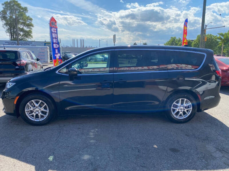 2023 Chrysler Pacifica Touring L
